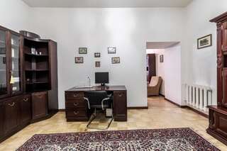 Апартаменты Doroshenka Antique Apartment Львов Апартаменты с 2 спальнями-44